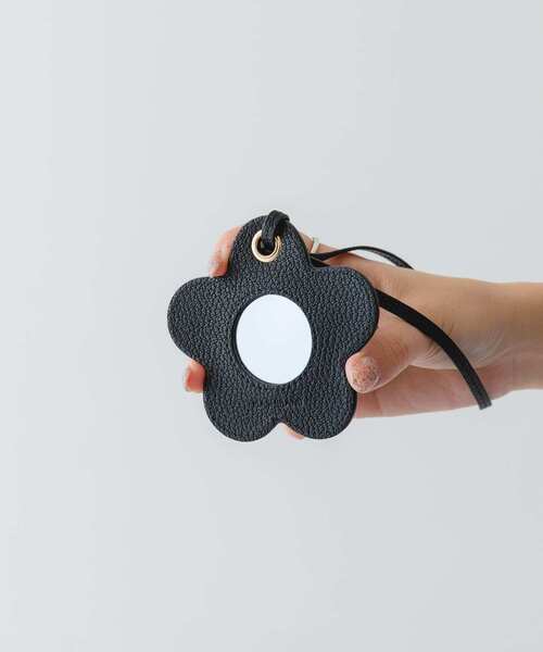 RODE SKO（ロデスコ）の「『一部別注カラー』Hashibami　フラワーチャーム（キーホルダー・レディース・ブラック/アイボリー/イエロー・-）」の3枚目の写真