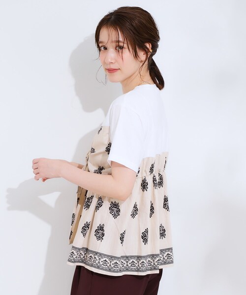 【美品】ビアズリー　　Tシャツ バックプリントスカーフ柄　白 追加】スカーフ柄ビスチェ付き風Tシャツ（5-0273-2-03-002