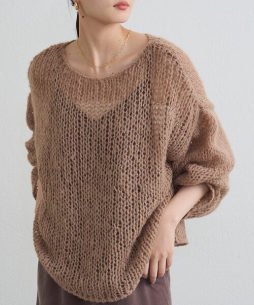 earthy（アーシー）の「シアーハンドライクオーバーニット（ニット/セーター・レディース・キャメル/ベビーピンク/オフホワイト/グレー・FREE）」の3枚目の写真