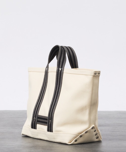 MASTER&Co(マスターアンドコー)の「【MASTER&Co./マスターアンドコー】IVY TOTE BAG/ミディアム トートバッグ/スタッズ付き /ユニセックス(トートバッグ・メンズ・グレー系その他/ブラウン系その他・フリー)」の14枚目の写真