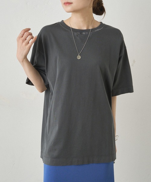 PUAL CE CIN（ピュアルセシン）の「ワンポイント刺繍ヴィンテージライクT（Tシャツ/カットソー・レディース・チャコールグレー/オートミール/ブラウン/レッド・FREE）」の2枚目の写真