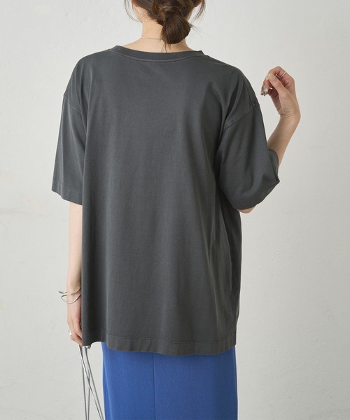 PUAL CE CIN（ピュアルセシン）の「ワンポイント刺繍ヴィンテージライクT（Tシャツ/カットソー・レディース・チャコールグレー/オートミール/ブラウン/レッド・FREE）」の7枚目の写真