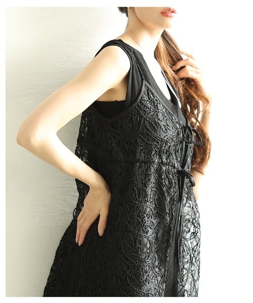 Sawa a la mode（サワアラモード）の「総レースコード刺繍キャミソール重ね着ワンピース（ワンピース・レディース・ホワイト/ブラック・FREE）」の7枚目の写真
