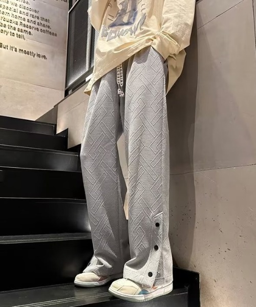 link lot(リンクロット)の「エンボス加工サイドスナップボタントラックパンツ(スウェットパンツ・メンズ・ブラック/グレー/ホワイト・M)」の5枚目の写真