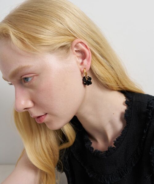 LANVIN en Bleu(ランバンオンブルー)の「ガラスカットビーズピアス(ピアス(両耳用)・レディース・ブラック・FREE)」の1枚目の写真
