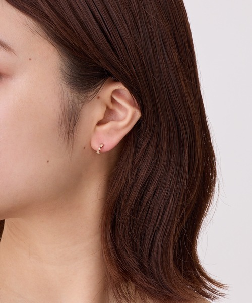CALIN STANDARD(カリンスタンダード)の「◆金属アレルギー対応◆◆made in japan◆【純金厚メッキ】ダイヤカット 極小ミニマルカーブピアス(ピアス(両耳用)・レディース・ゴールド/ピンクゴールド/シルバー・FREE)」の4枚目の写真