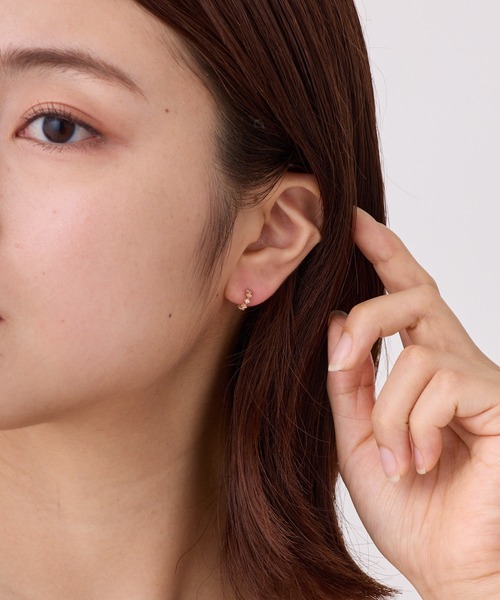 CALIN STANDARD(カリンスタンダード)の「◆金属アレルギー対応◆◆made in japan◆【純金厚メッキ】ダイヤカット 極小ミニマルカーブピアス(ピアス(両耳用)・レディース・ゴールド/ピンクゴールド/シルバー・FREE)」の6枚目の写真