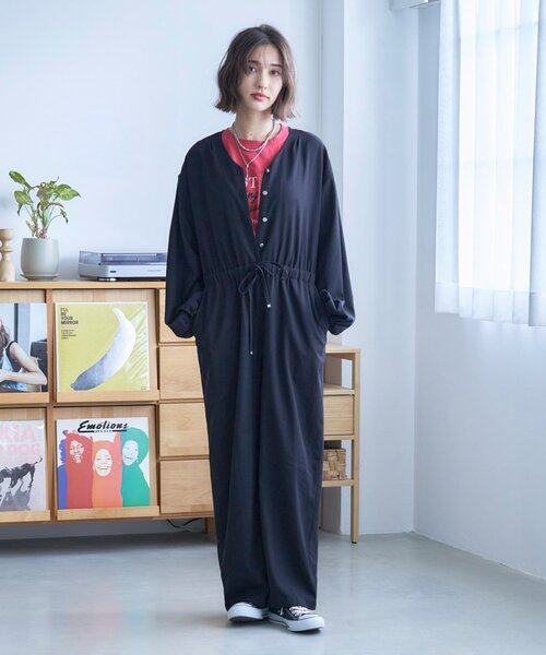 Remind me and forever（リマインドミーアンドフォーエバー）の「【nane】《サイズ展開有》ボリュームスリーブオールインワン（ワンピース・レディース・ベージュ/ブラック・MEDIUM/LARGE）」の3枚目の写真