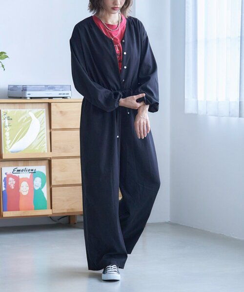 Remind me and forever（リマインドミーアンドフォーエバー）の「【nane】《サイズ展開有》ボリュームスリーブオールインワン（ワンピース・レディース・ベージュ/ブラック・MEDIUM/LARGE）」の4枚目の写真