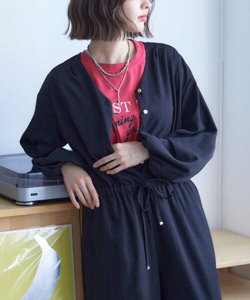 Remind me and forever（リマインドミーアンドフォーエバー）の「【nane】《サイズ展開有》ボリュームスリーブオールインワン（ワンピース・レディース・ベージュ/ブラック・MEDIUM/LARGE）」の8枚目の写真