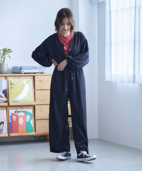 Remind me and forever（リマインドミーアンドフォーエバー）の「【nane】《サイズ展開有》ボリュームスリーブオールインワン（ワンピース・レディース・ベージュ/ブラック・MEDIUM/LARGE）」の10枚目の写真