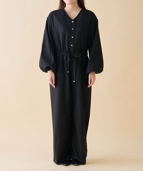 Remind me and forever（リマインドミーアンドフォーエバー）の「【nane】《サイズ展開有》ボリュームスリーブオールインワン（ワンピース・レディース・ベージュ/ブラック・MEDIUM/LARGE）」の19枚目の写真