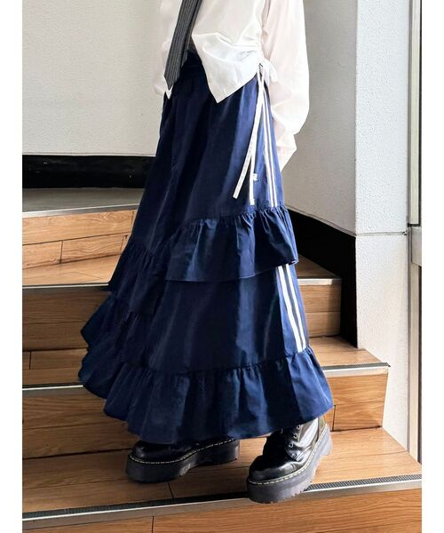jouetie(ジュエティ)の「【WEB限定】ラインフリルフレアスカート(スカート・レディース・ブラック/アイボリー/ネイビー・MEDIUM)」の3枚目の写真