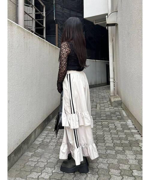 jouetie(ジュエティ)の「【WEB限定】ラインフリルフレアスカート(スカート・レディース・ブラック/アイボリー/ネイビー・MEDIUM)」の22枚目の写真