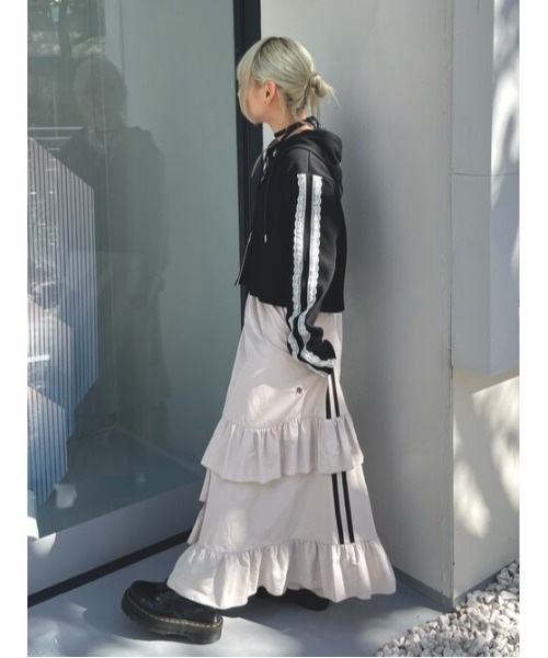 jouetie(ジュエティ)の「【WEB限定】ラインフリルフレアスカート(スカート・レディース・ブラック/アイボリー/ネイビー・MEDIUM)」の4枚目の写真