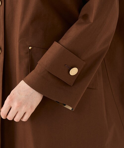 Mackintosh(マッキントッシュ)の「【別注】MACKINTOSH HUMBIE MIDI RAINTACK コート(ステンカラーコート・レディース・ブラウン系その他/ブラック系その他・8)」の9枚目の写真