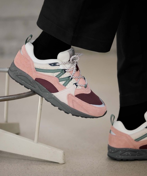 KARHU(カルフ)の「KARHU / “FUSION 2.0” スニーカー(スニーカー・レディース・グリーン系/ベージュ系/ピンク系/ブラック・7/6/5/4/8/9/10)」の4枚目の写真