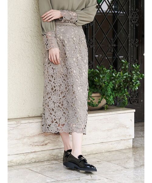 TONAL（トーナル）の「エンブロイダリーレースタイトスカート（スカート・レディース・ミント/モカ/アイボリー・SMALL/MEDIUM）」の2枚目の写真
