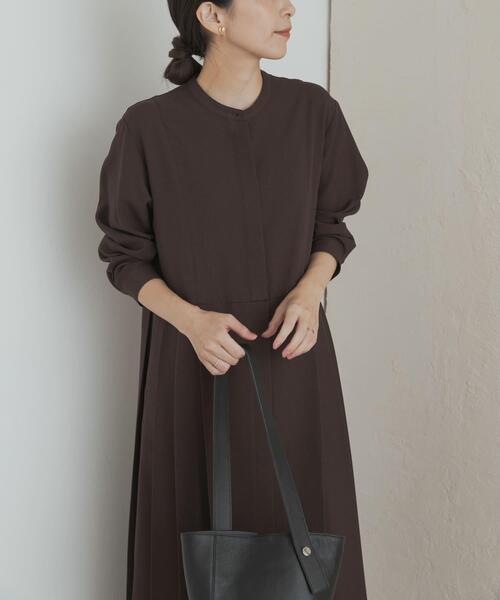 URBAN RESEARCH DOORS(アーバンリサーチドアーズ)の「『一部WEB限定カラー』『UR TECH SMOOTHLUXE』サイドプリーツ切替ワンピース(ワンピース・レディース・チャコールグレー/ピンク/ブラウン/グリーン・MEDIUM/SMALL)」の8枚目の写真