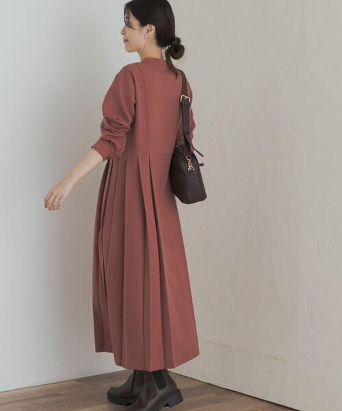 URBAN RESEARCH DOORS（アーバンリサーチドアーズ）の「『一部WEB限定カラー』『UR TECH SMOOTHLUXE』サイドプリーツ切替ワンピース（ワンピース・レディース・チャコールグレー/ピンク/ブラウン/グリーン・MEDIUM/SMALL）」の7枚目の写真