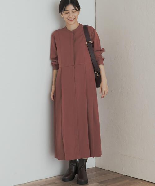 URBAN RESEARCH DOORS（アーバンリサーチドアーズ）の「『一部WEB限定カラー』『UR TECH SMOOTHLUXE』サイドプリーツ切替ワンピース（ワンピース・レディース・チャコールグレー/ピンク/ブラウン/グリーン・MEDIUM/SMALL）」の5枚目の写真