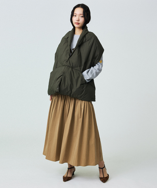 NANGA（ナンガ）の「【NENGA/ナンガ】DOWN PONCHO MUFFLER/マフラー/ダウン/防寒/ユニセックス【WE限定】（マフラー・メンズ・カーキ/ブラック/ベージュ・フリー）」の7枚目の写真