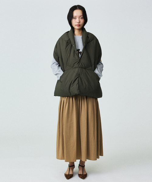 NANGA（ナンガ）の「【NENGA/ナンガ】DOWN PONCHO MUFFLER/マフラー/ダウン/防寒/ユニセックス【WE限定】（マフラー・メンズ・カーキ/ブラック/ベージュ・フリー）」の8枚目の写真