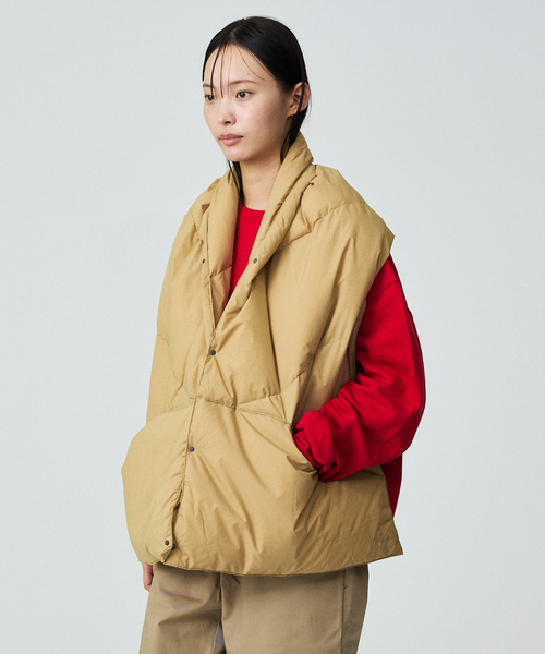 NANGA（ナンガ）の「【NENGA/ナンガ】DOWN PONCHO MUFFLER/マフラー/ダウン/防寒/ユニセックス【WE限定】（マフラー・メンズ・カーキ/ブラック/ベージュ・フリー）」の10枚目の写真