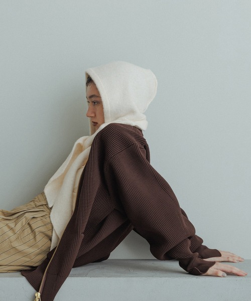 ADAM ET ROPE'（アダムエロペ）の「BASOLマフラーニットキャップ＆アームウォーマー（マフラー・レディース・ライトグレー/キナリ/ブラウン・FREE）」の22枚目の写真