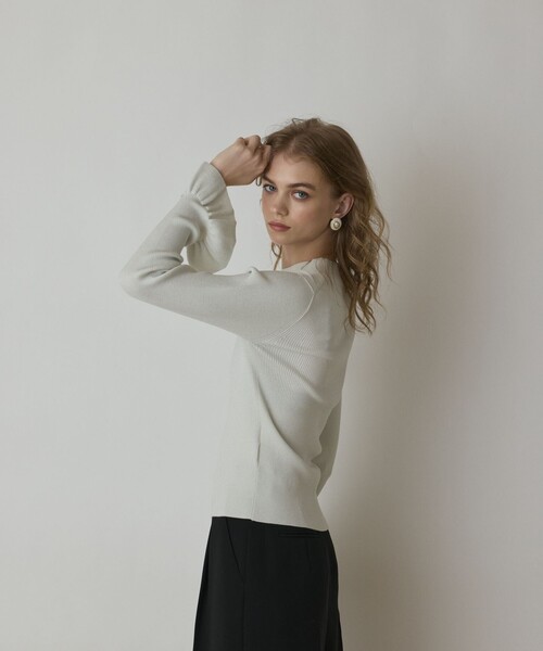 GRACE CONTINENTAL(グレースコンチネンタル)の「ラメリブニットトップ(ニット/セーター・レディース・ベージュ/ブルー/ブラック/ホワイト・36)」の21枚目の写真