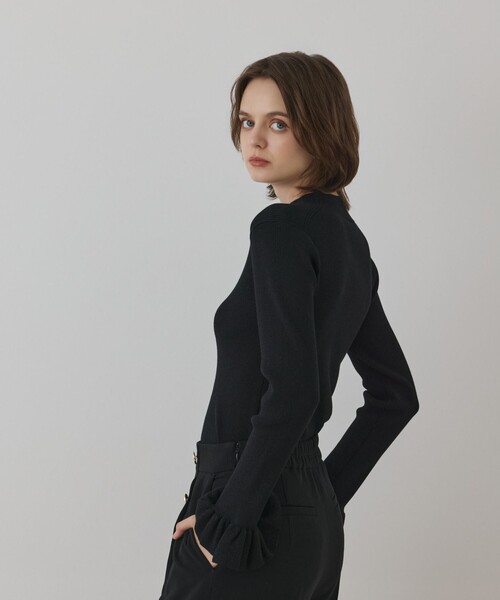 GRACE CONTINENTAL(グレースコンチネンタル)の「ラメリブニットトップ(ニット/セーター・レディース・ベージュ/ブルー/ブラック/ホワイト・36)」の9枚目の写真