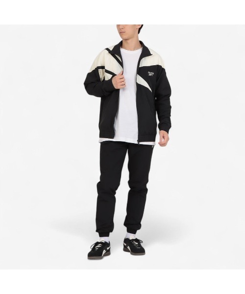 Reebok（リーボック）の「クラシックス ベクター トラックトップ / CL F FR TRACKTOP（ナイロンジャケット・メンズ・アッシュブラウン/ネイビー/ブラック/ライトブルー/バーガンディー・SMALL/MEDIUM/LARGE/X-LARGE）」の15枚目の写真