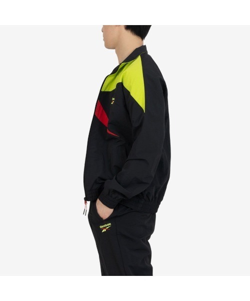 Reebok(リーボック)の「クラシックス ベクター トラックトップ / CL F FR TRACKTOP(ナイロンジャケット・メンズ・アッシュブラウン/ネイビー/ブラック/ライトブルー/バーガンディー/ブラック系その他/ブルー/オリーブ/ブラック系その他3/ブルー系その他/ブラック系その他2・SMALL/MEDIUM/LARGE/X-LARGE)」の12枚目の写真