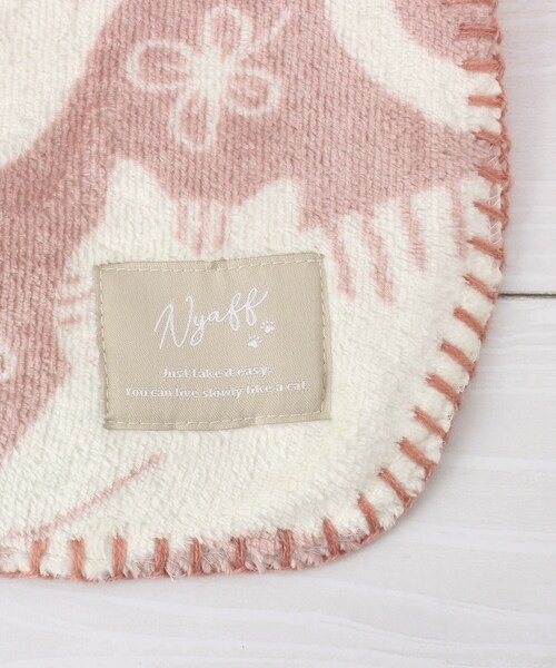 one'sterrace（ワンズテラス）の「◆【あったか】にゃふにゃふ ひざ掛け アンミーナ（ブランケット・レディース・ピンク系9/グレー系4・99）」の7枚目の写真