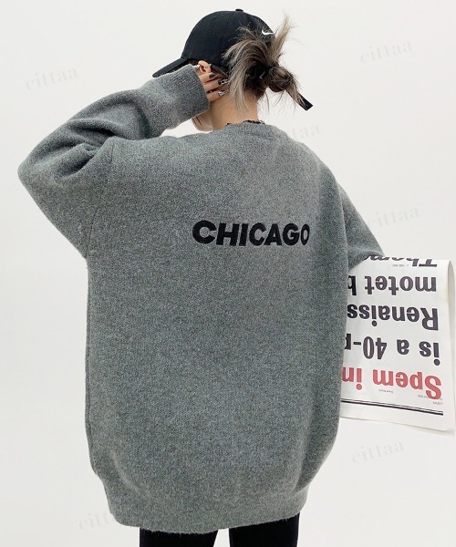 Dalfwin（ダールフィン）の「韓国ファッション CHICAGOバックロゴ刺繍ニット（ニット/セーター・レディース・グリーン/グレー/オフホワイト/ブラック・FREE）」の2枚目の写真