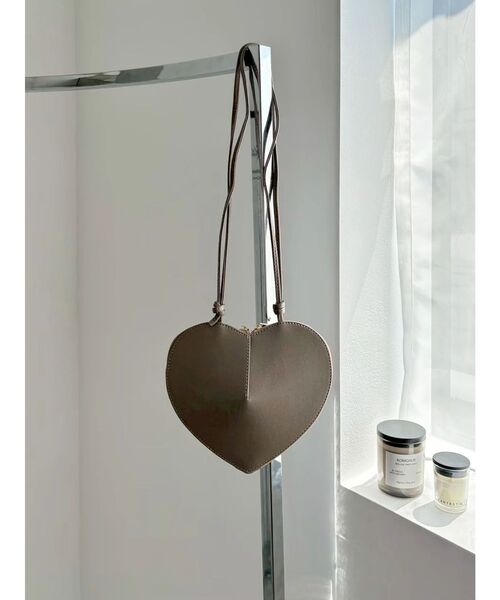 MERCURYDUO(マーキュリーデュオ)の「【MILLELA FIRENZE】ハート型バッグ(ショルダーバッグ・レディース・ベージュ/グリーン/レッド・FREE)」の18枚目の写真