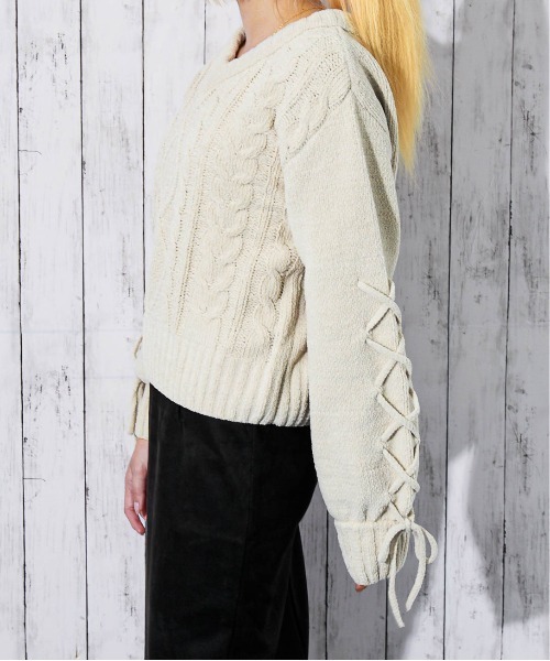 GORGE(ゴージ)の「《袖レースアップ×ケーブル編み》レディース モールニット Vネックプルオーバー ゆるシルエット 秋冬(ニット/セーター・レディース・ブラック/オフホワイト/ボルドー/グレイッシュベージュ/ピンク・F)」の9枚目の写真