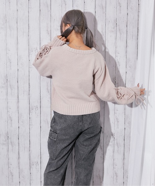 GORGE(ゴージ)の「《袖レースアップ×ケーブル編み》レディース モールニット Vネックプルオーバー ゆるシルエット 秋冬(ニット/セーター・レディース・ブラック/オフホワイト/ボルドー/グレイッシュベージュ/ピンク・F)」の22枚目の写真