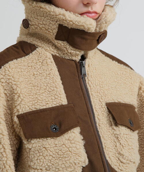 AVIREX(アヴィレックス)の「《直営店限定》BOA COMBI JACKET/ボアコンビジャケット(ブルゾン・レディース・ベージュ/チャコールグレー・M/S)」の15枚目の写真