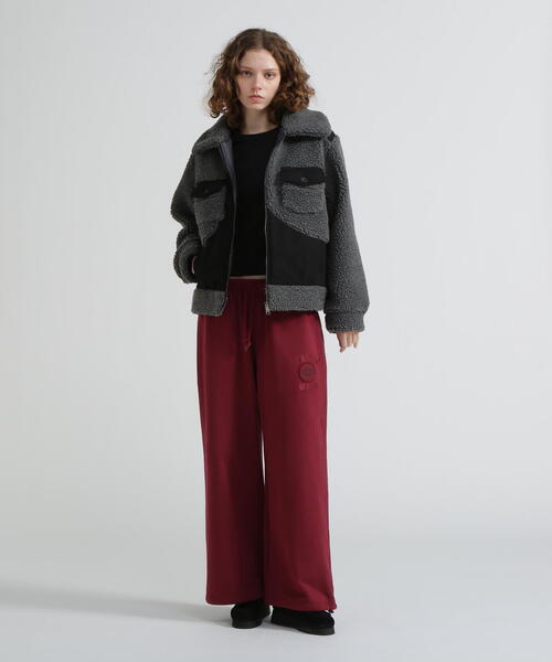 AVIREX(アヴィレックス)の「《直営店限定》BOA COMBI JACKET/ボアコンビジャケット(ブルゾン・レディース・ベージュ/チャコールグレー・M/S)」の11枚目の写真
