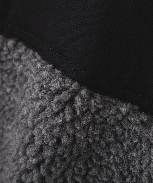 AVIREX(アヴィレックス)の「《直営店限定》BOA COMBI JACKET/ボアコンビジャケット(ブルゾン・レディース・ベージュ/チャコールグレー・M/S)」の5枚目の写真