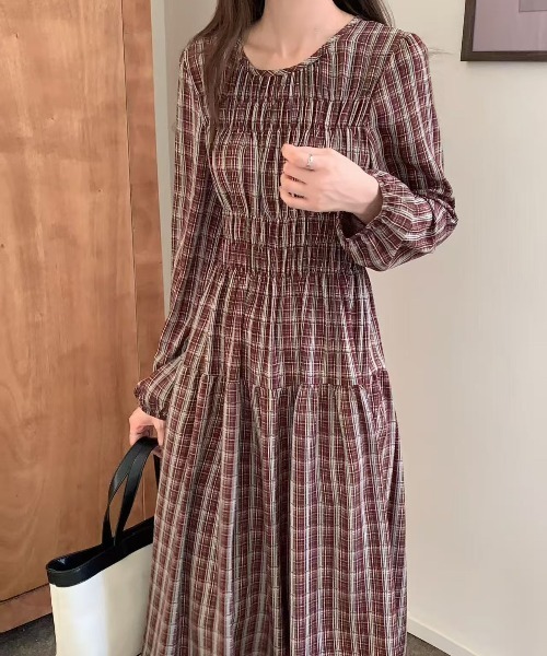 FINEnough（ファインナフ）の「チェック柄シャーリングワンピース（ワンピース・レディース・ブラウン/ワインレッド/ブラック・FREE）」の7枚目の写真