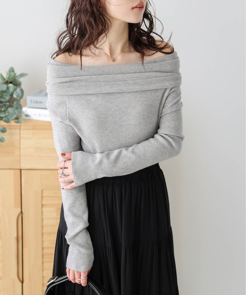 AMELY（エミリー）の「オフショルダーリブニットトップス（ニット/セーター・レディース・グレー/アイボリー/ブラック/オートミール・フリー）」の15枚目の写真