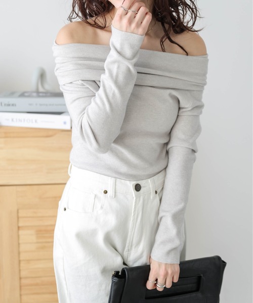 AMELY（エミリー）の「オフショルダーリブニットトップス（ニット/セーター・レディース・グレー/アイボリー/ブラック/オートミール・フリー）」の19枚目の写真