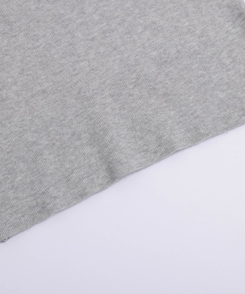 AMELY（エミリー）の「オフショルダーリブニットトップス（ニット/セーター・レディース・グレー/アイボリー/ブラック/オートミール・フリー）」の7枚目の写真