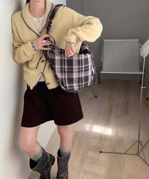 gossip!ロサンゼルス(ゴシップロサンゼルス)の「Y2K 大容量バッグ チェック柄ショルダーバッグ 斜め掛けバッグ ワンショルダークロワッサンリボン ハーフムーンショルダーバッグ(ショルダーバッグ・レディース・ピンク/パープル/ブラック・FREE)」の18枚目の写真