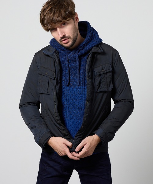 HIDEAWAYS NICOLE（ハイダウェイニコル）の「ナイロンタフタ　顔料プリント中綿ブルゾン（ミリタリージャケット・メンズ・ブラック/ネイビー・LARGE/MEDIUM/X-LARGE）」の2枚目の写真