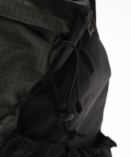 WISM（ウィズム）の「CAYL / ケイル BISEUL - B-GRID（バックパック/リュック・メンズ・チャコールグレー・FREE）」の9枚目の写真