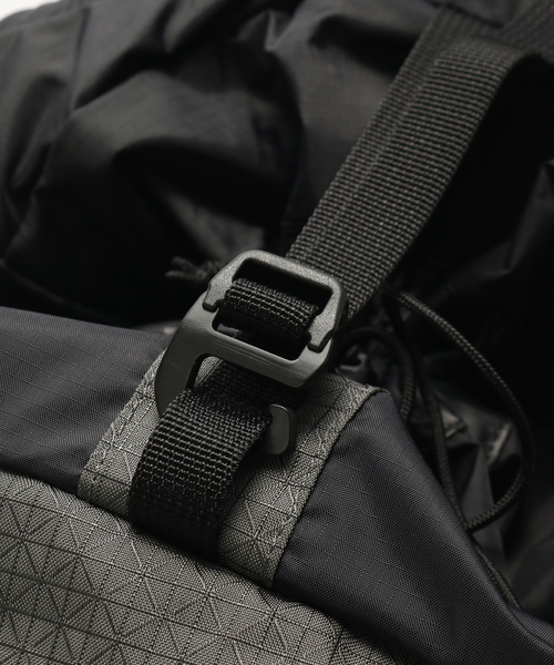 WISM（ウィズム）の「CAYL / ケイル BISEUL - B-GRID（バックパック/リュック・メンズ・チャコールグレー・FREE）」の10枚目の写真
