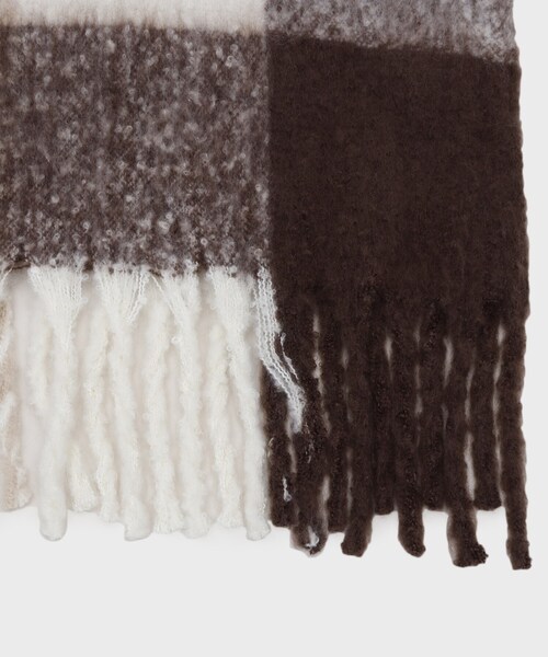 OPAQUE.CLIP(オペークドットクリップ)の「マルチカラーチェックボリュームストール(ストール/ショール・レディース・ピンク系6/ワイン系9/ダークブラウン系1/ブルー系1/グリーン系その他5・00)」の9枚目の写真